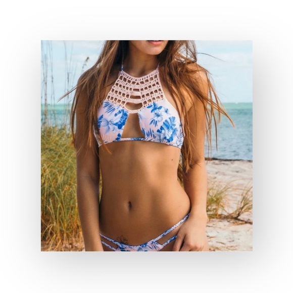 new Frankie’s Bikinis ☀︎︎ Mimi Marina Crochet Bikini Set☀︎ ︎Hawaiian Blush Print - Picture 1 of 16